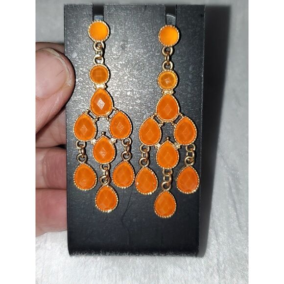 A Vintage Pair of Chandelier Dangle Earrings Pierced Orange Faceted Acrylic - Picture 2 of 9